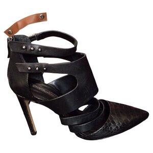 BCBGeneration Black Strappy Pointed Toe Heels size 7.5